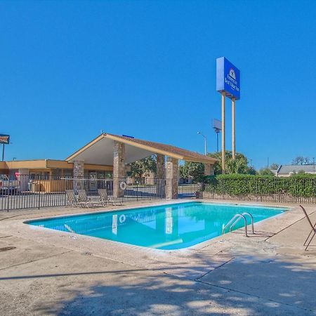 Americas Best Value Inn Uvalde Ngoại thất bức ảnh