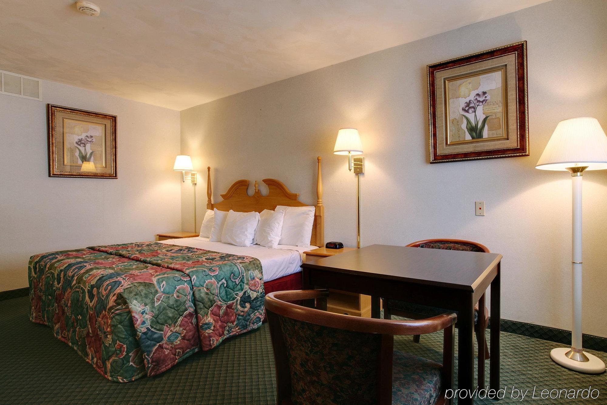 Americas Best Value Inn Uvalde Phòng bức ảnh